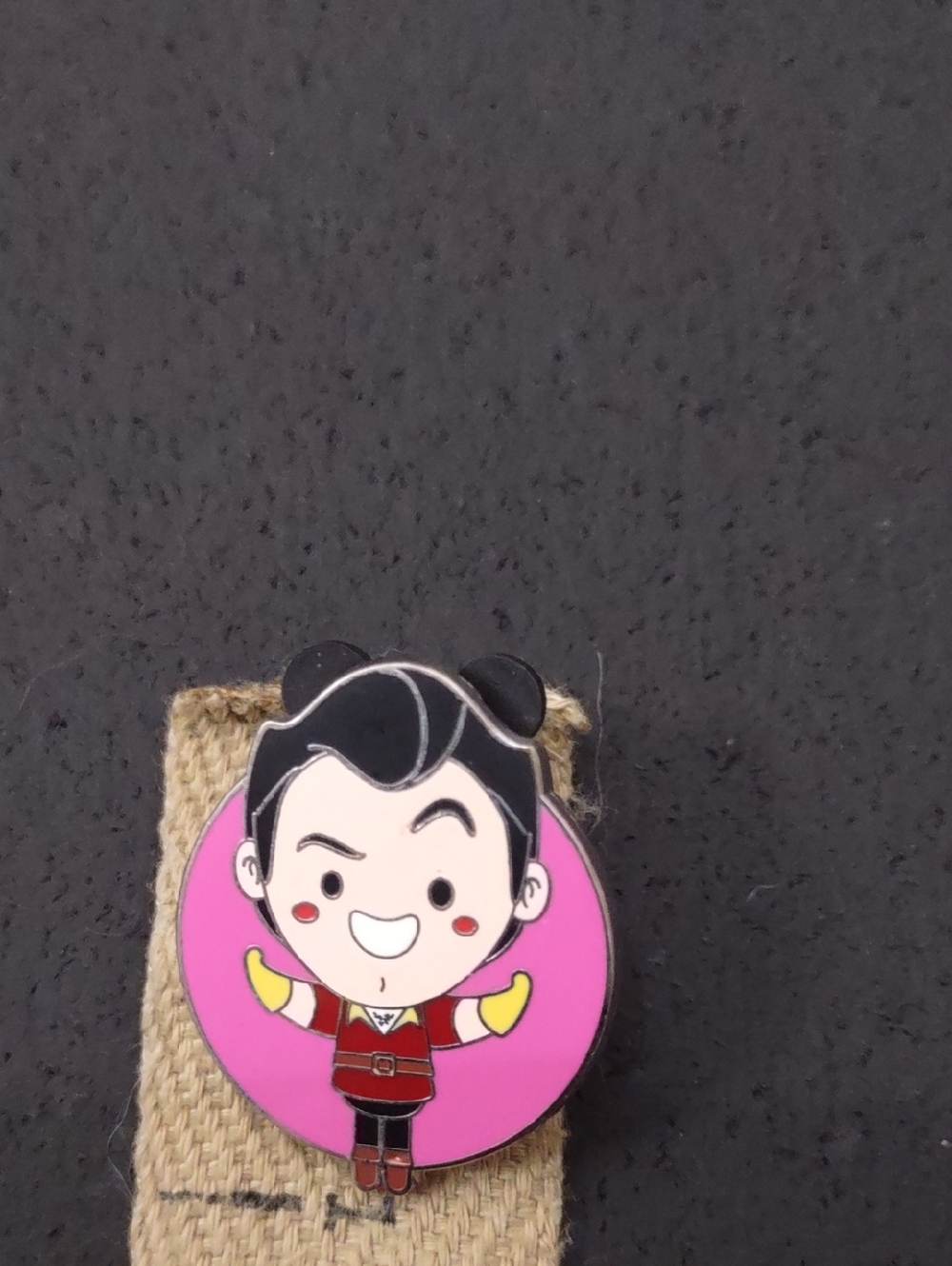 Disney New Never Attached To PIN BOARD   World Of Evil Mystery Pin (Gaston)1inch